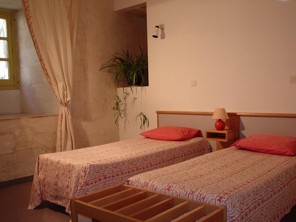 Abbaye Royale Hotel Saint-Jean-d'Angely Bilik gambar